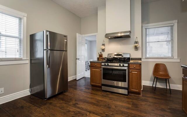 Gorgeous 3BR 2BA on Frankfort | by Cozysuites