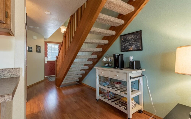 Happy Trails 2 Bedroom Condo by RedAwning