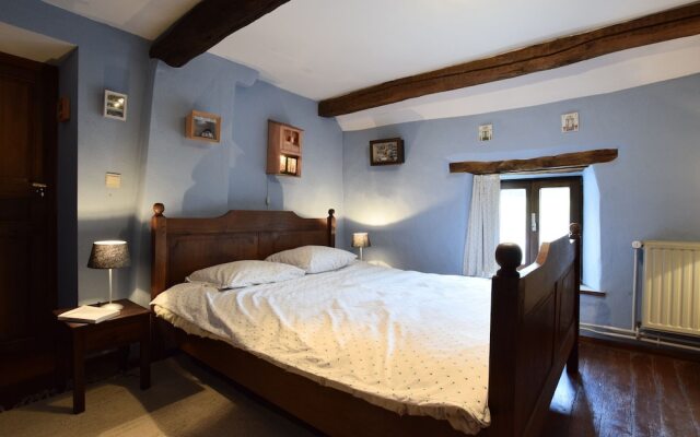 Rustic Holiday Home in Septon with Private Garden