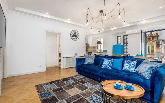 Luxury Apartment Karolina Riva