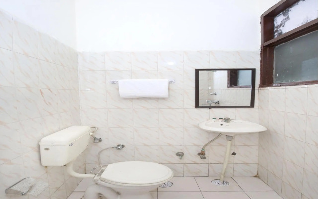 OYO 12967 Hotel Simran