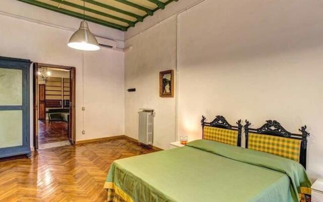 Campo de Fiori 3 bedroom apartment