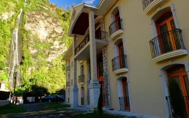 Sangay Spa Hotel
