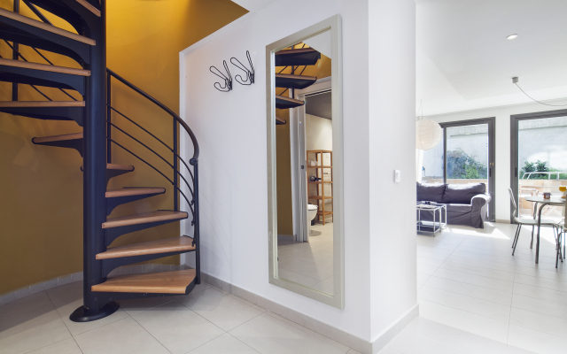 Inside Barcelona Apartments Sants
