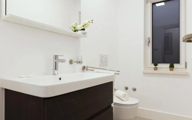 Villa in Zupa With Infinity Pool & Biokovo Views