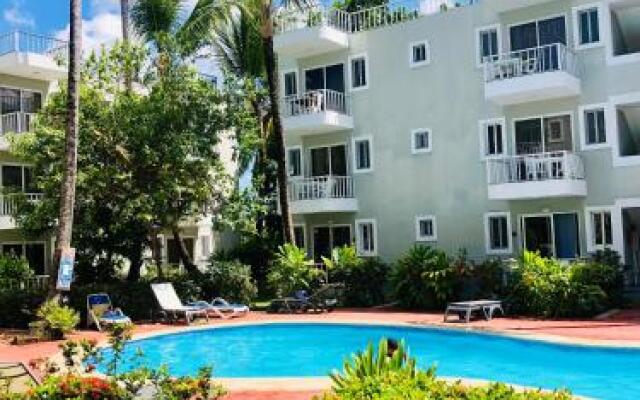 Caribbean Suites Deluxe Beach Club & Pool