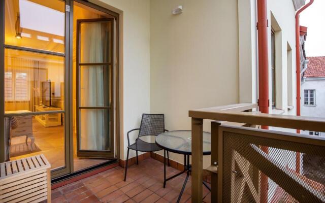 Luxury 2BDR Heart Of Old Town