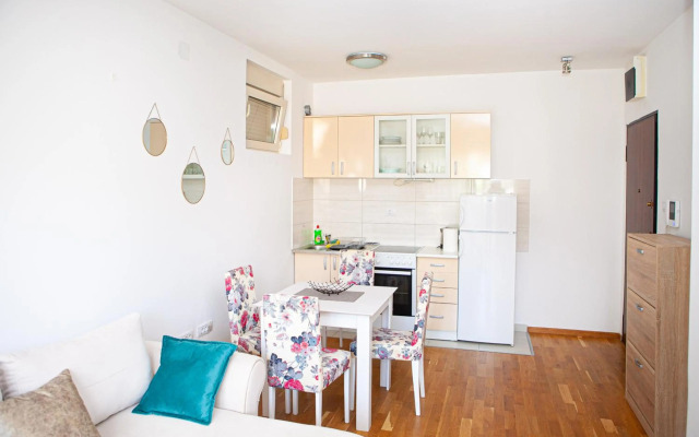 Apartments LORA Cetinjska18