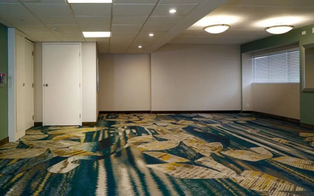 Midpointe Hotel by Rosen Hotels & Resorts