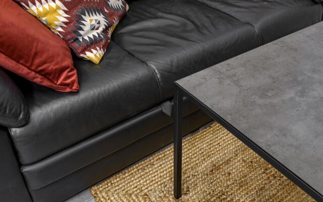 Морошка на набережной Синопская