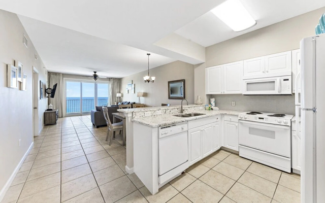 Beachfront Windemere Condos by Hosteeva