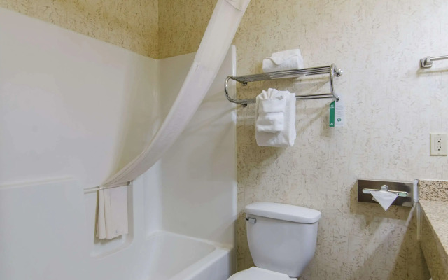Quality Inn Junction City - Near Fort Riley