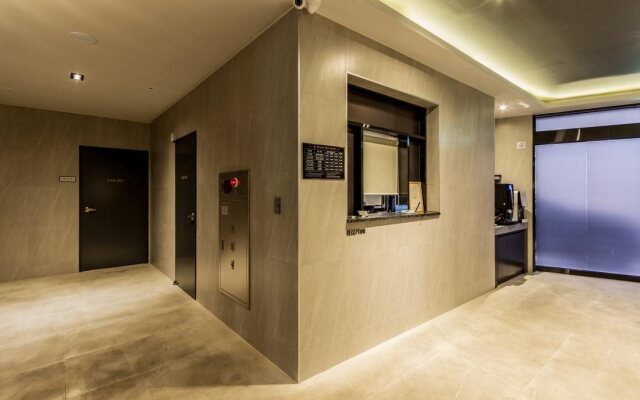 Brown Dot Hotel Hadan