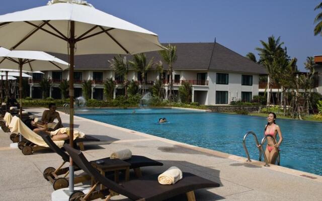 The Nouveau Chumphon Beach Resort & Golf