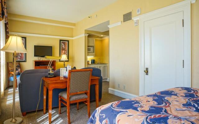 Gaslamp Plaza Suites