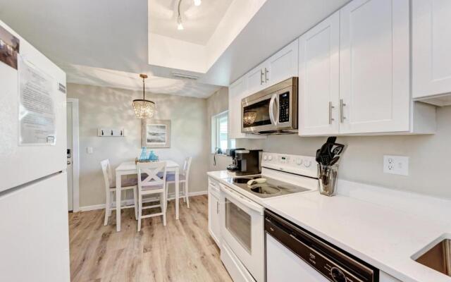 Anna Maria Island Beach Palms 8B