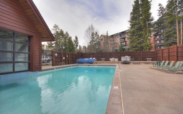 Sundowner W10 by RedAwning