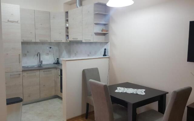 Nikolina Apartments
