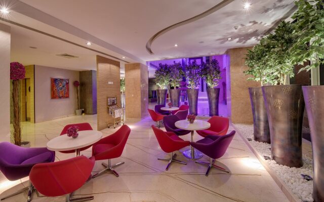 E Hotel
