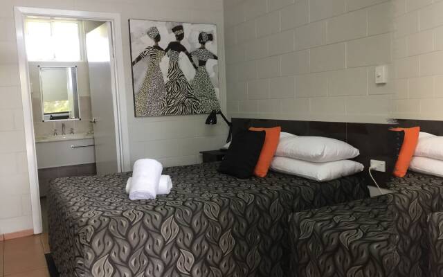 Golden Palms Motor Inn