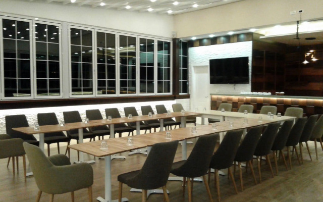 Capital Tirana Hotel Bruci