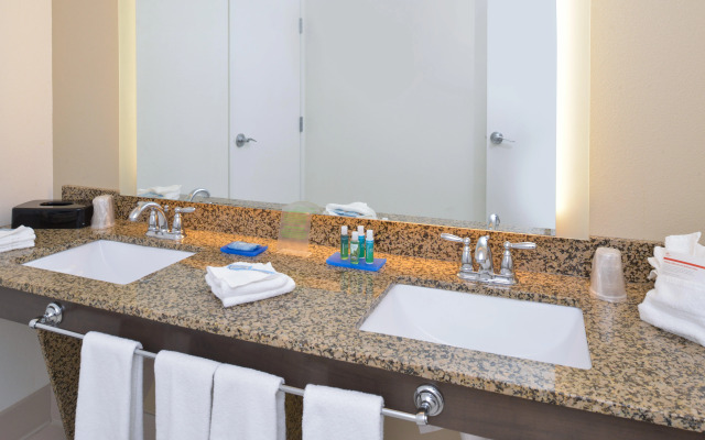 Holiday Inn Express & Suites Pocatello by IHG