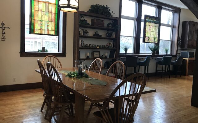 Mcgrady Inn - Bed And Breakfast