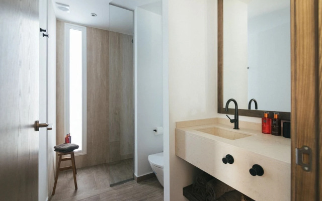 Alava Suites