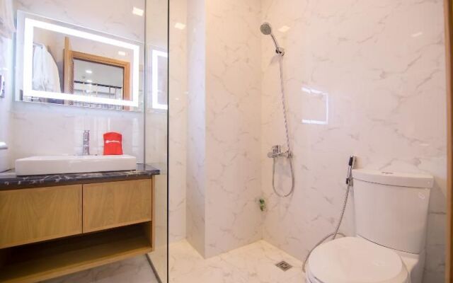Reddoorz Plus Near Cau Ong Lanh
