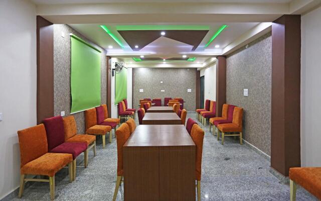 FabHotel Aakarshan Paradise