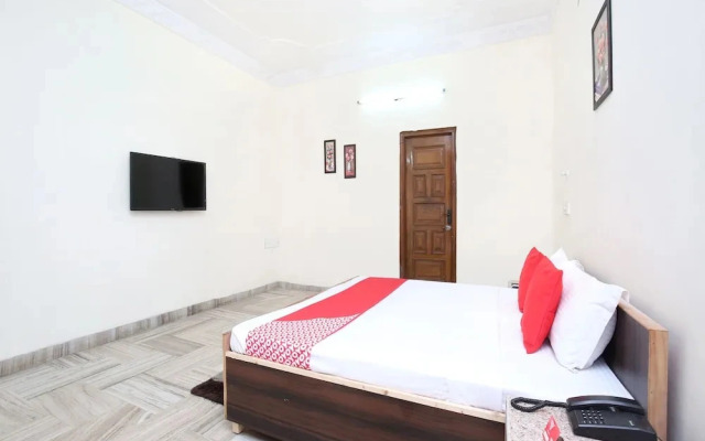The Corner House By OYO Rooms