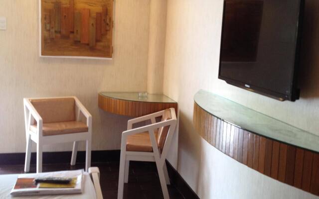 Goldstar Garden Inn