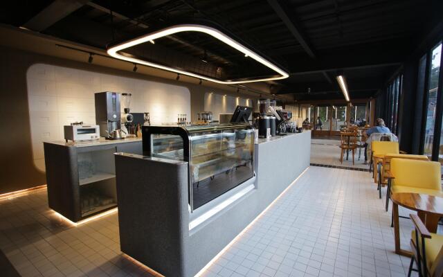 Creative RestArt Hotel By Damn I love Indonesia