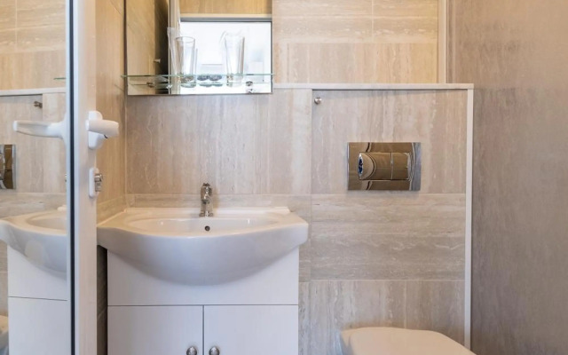 Blue Label Apart House