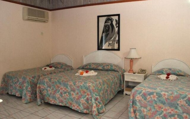 Shields Negril Villas