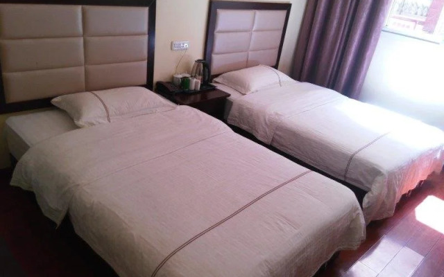 Tongxing Business Hotel