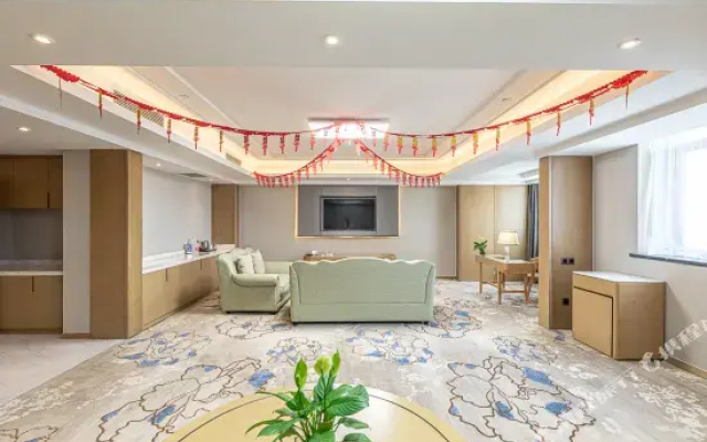 Metropolo Jinjiang Hotels (Fengxian Jinjiang Building)
