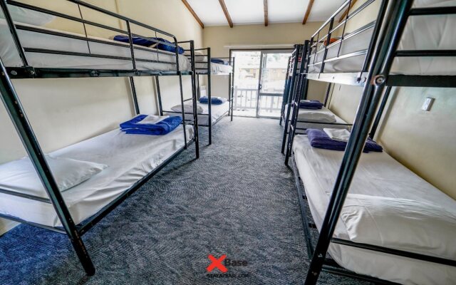Base Bay of Islands - Hostel