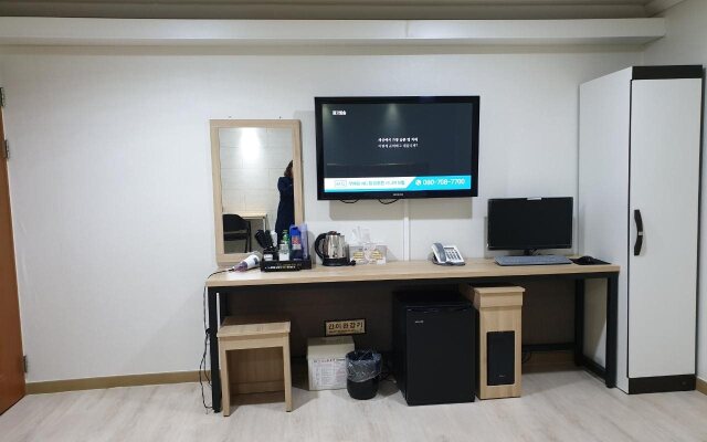 Kims Hotel Gumi