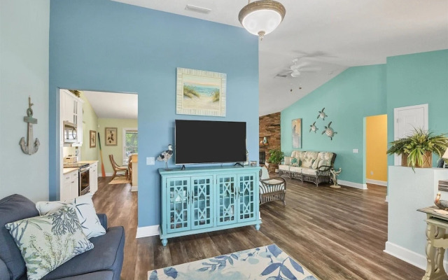 15736 Lakeland Circle