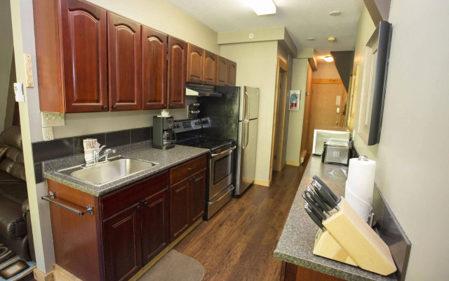Pinnacles Suite Hotel