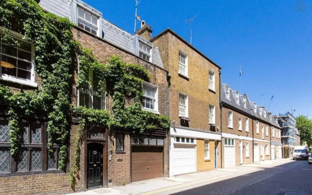 Stylish&Spacious 4br House W/Parking in Kensington
