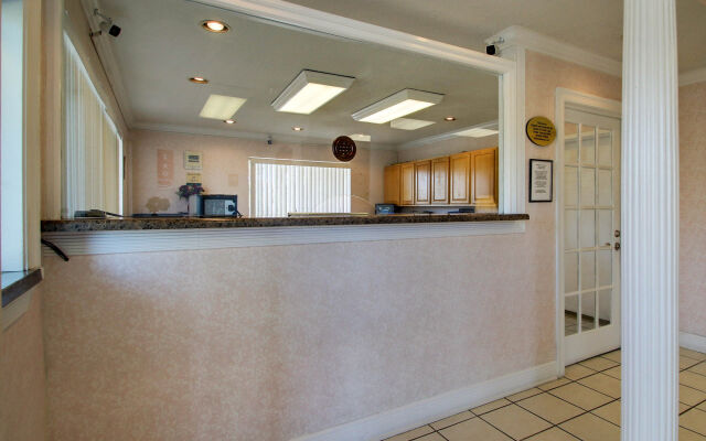 Econo Lodge Meridian South