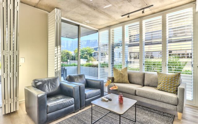 Luxury 2 Bedroom With Balcony