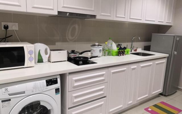 Dz Studio and Suite Parisien Tower i-City