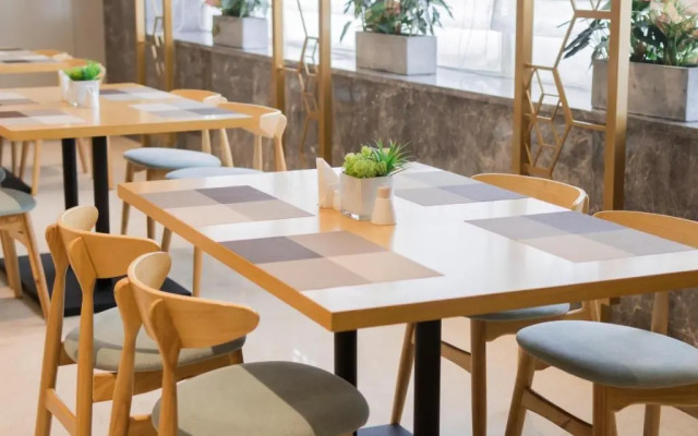 Yitel Premium (Shanghai Wujiaochang Metro Station)