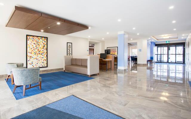 Holiday Inn Express & Suites Mississauga-Toronto Southwest by IHG