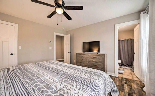 Asheville Area Hideaway w/ Hot Tub + Deck!