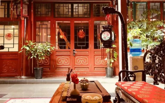 Rong Courtyard Hotel