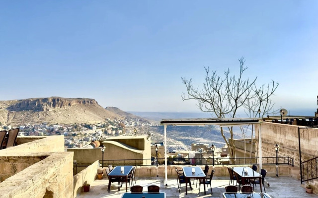 Fairouz Otel
